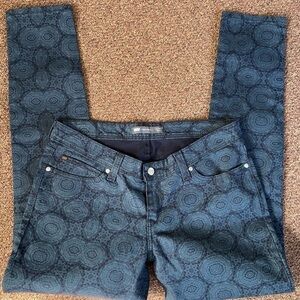 LEVI’S Demi curve skinny low rise jeans with fun tone on tone geometric design.